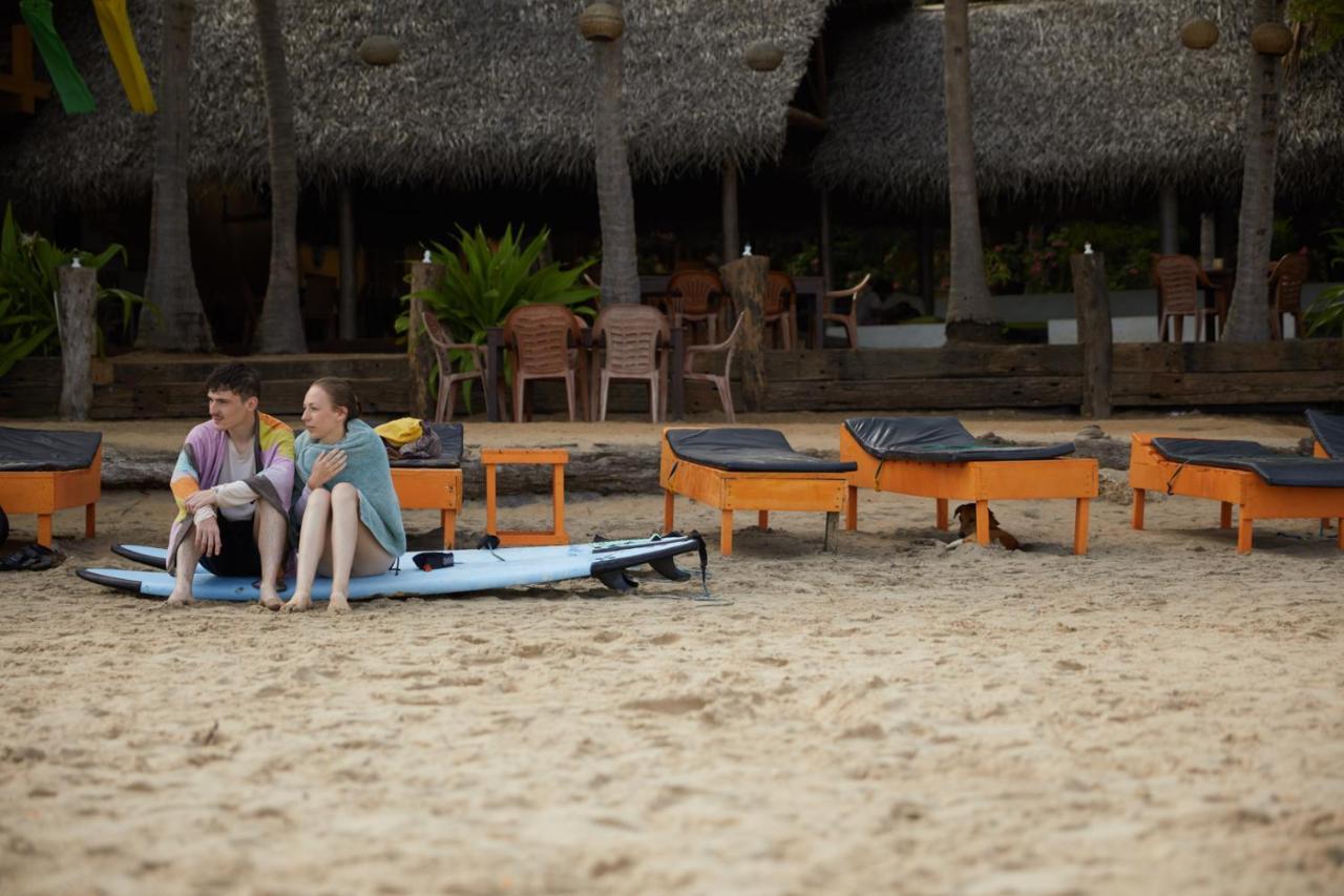 Water Edge Hotel & Restaurant Arugam Bay Bagian luar foto