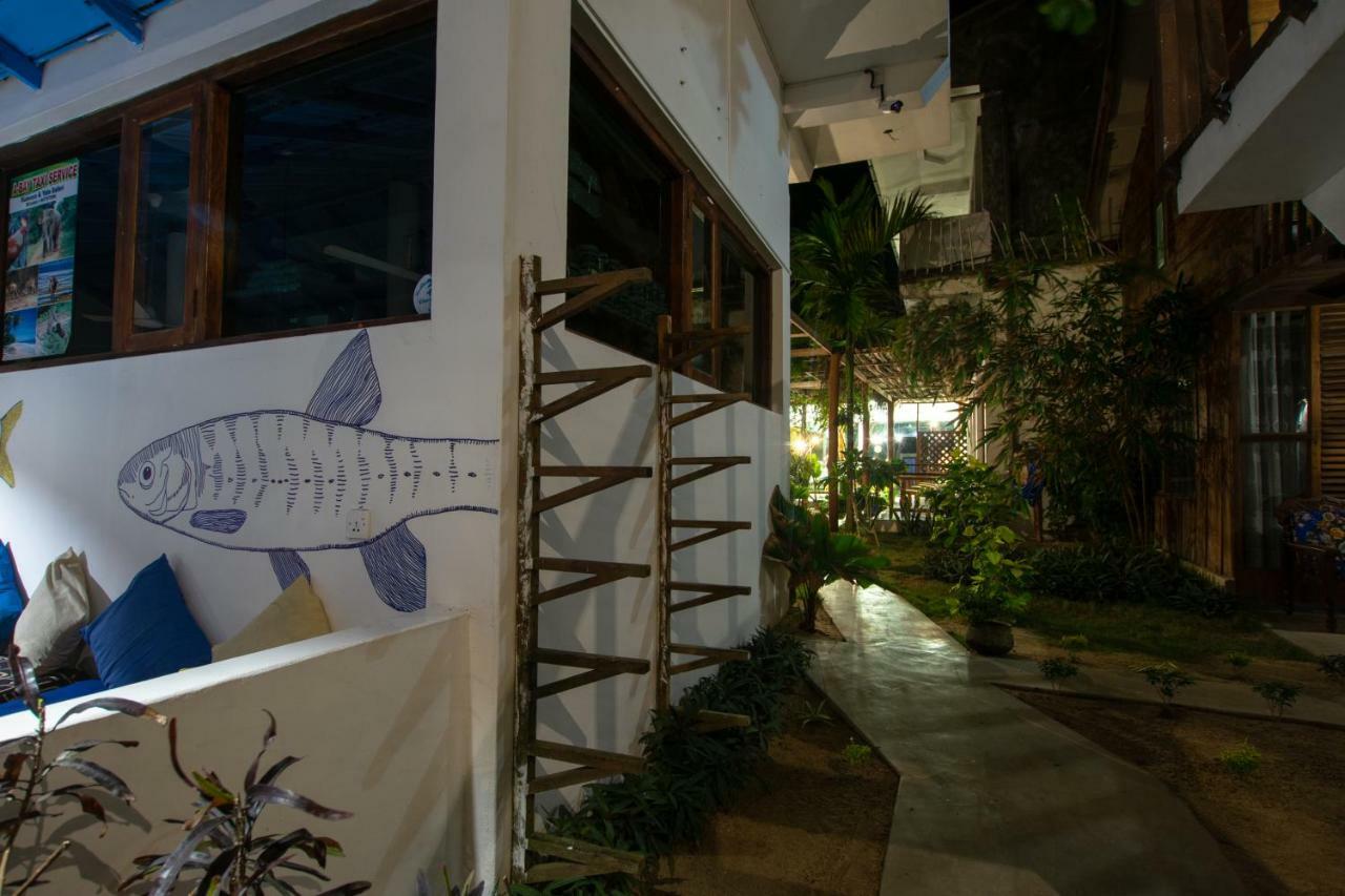 Water Edge Hotel & Restaurant Arugam Bay Bagian luar foto