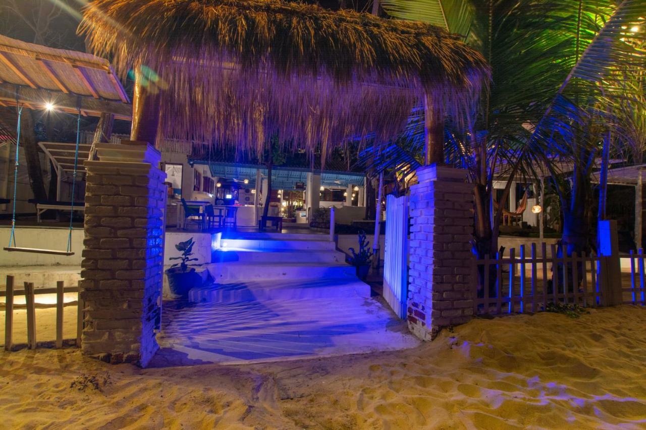 Water Edge Hotel & Restaurant Arugam Bay Bagian luar foto
