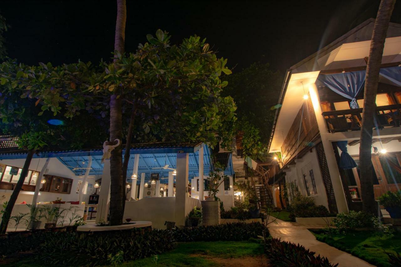 Water Edge Hotel & Restaurant Arugam Bay Bagian luar foto