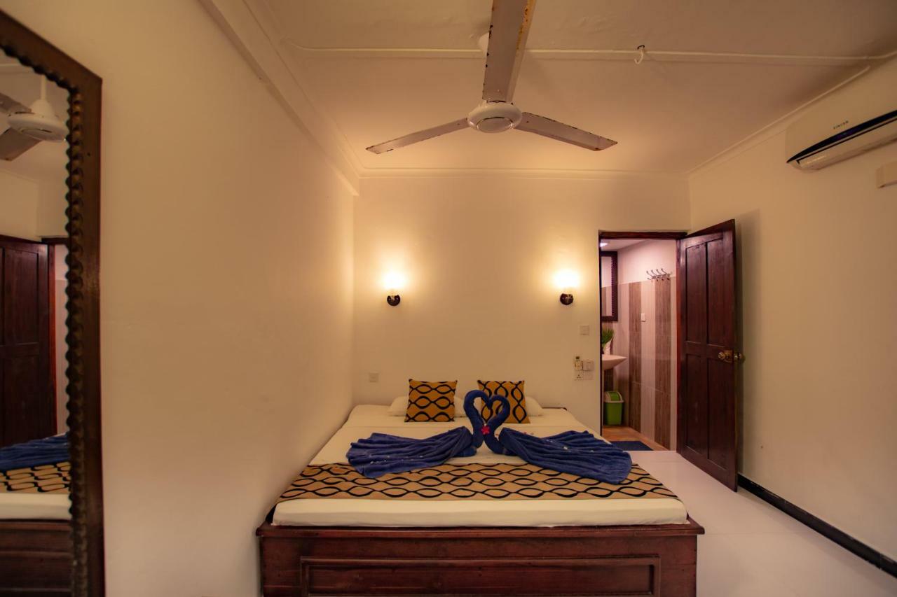 Water Edge Hotel & Restaurant Arugam Bay Bagian luar foto