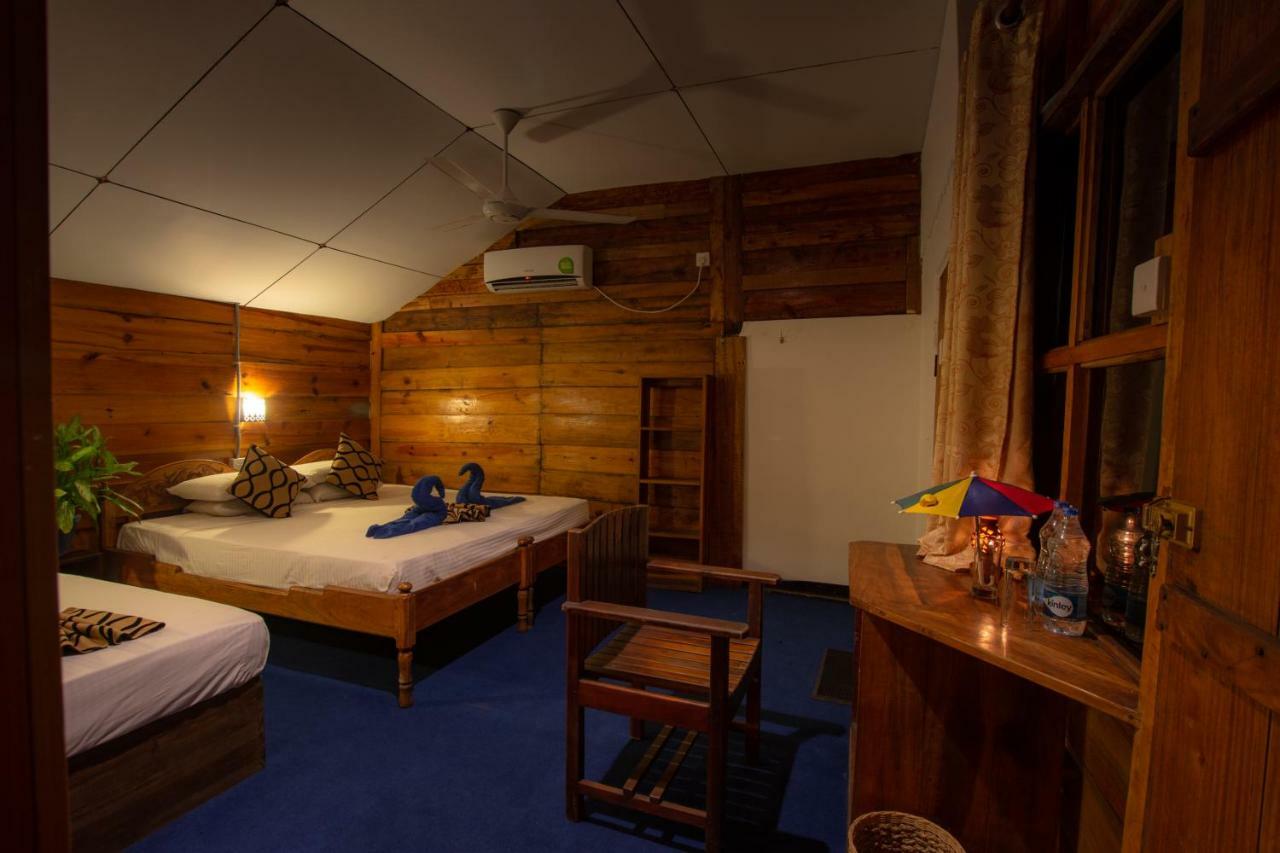 Water Edge Hotel & Restaurant Arugam Bay Bagian luar foto
