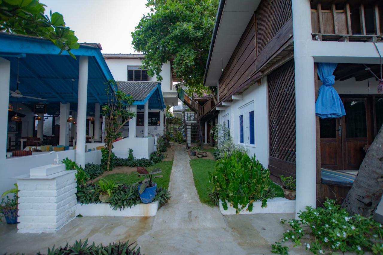 Water Edge Hotel & Restaurant Arugam Bay Bagian luar foto