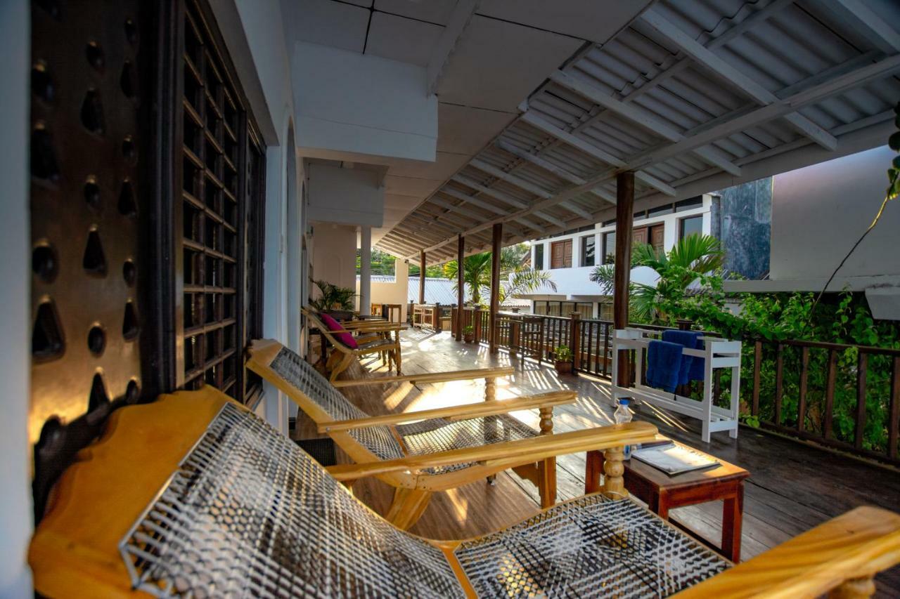 Water Edge Hotel & Restaurant Arugam Bay Bagian luar foto