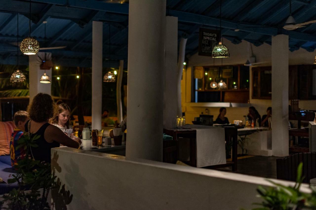 Water Edge Hotel & Restaurant Arugam Bay Bagian luar foto