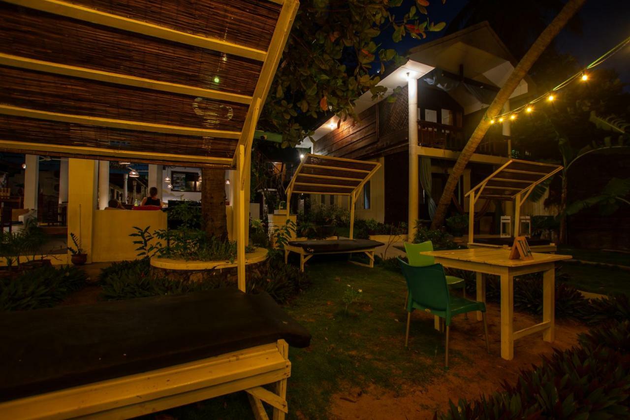 Water Edge Hotel & Restaurant Arugam Bay Bagian luar foto